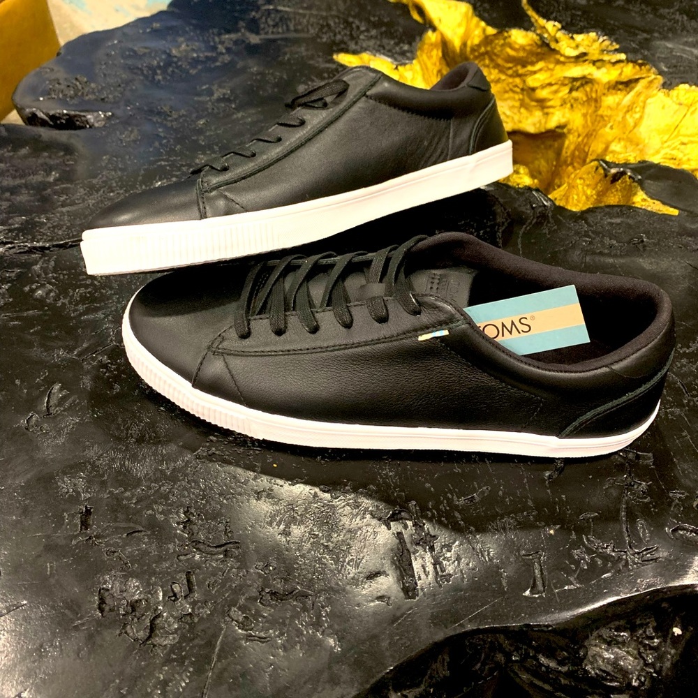 Toms Mens Carlson Leather Sneakers - Black/ White Trim - Size 10.5